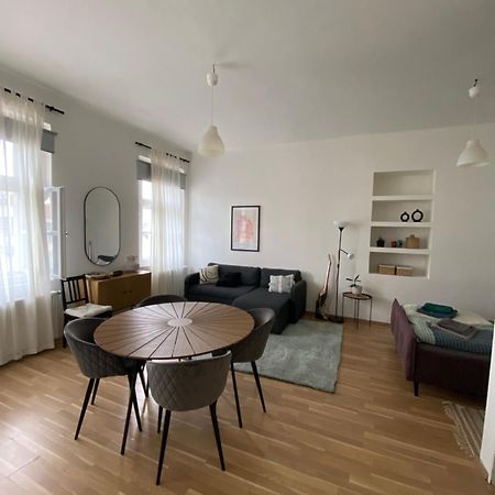 Roomy Apartment Close To Palmovka Prag Exterior foto