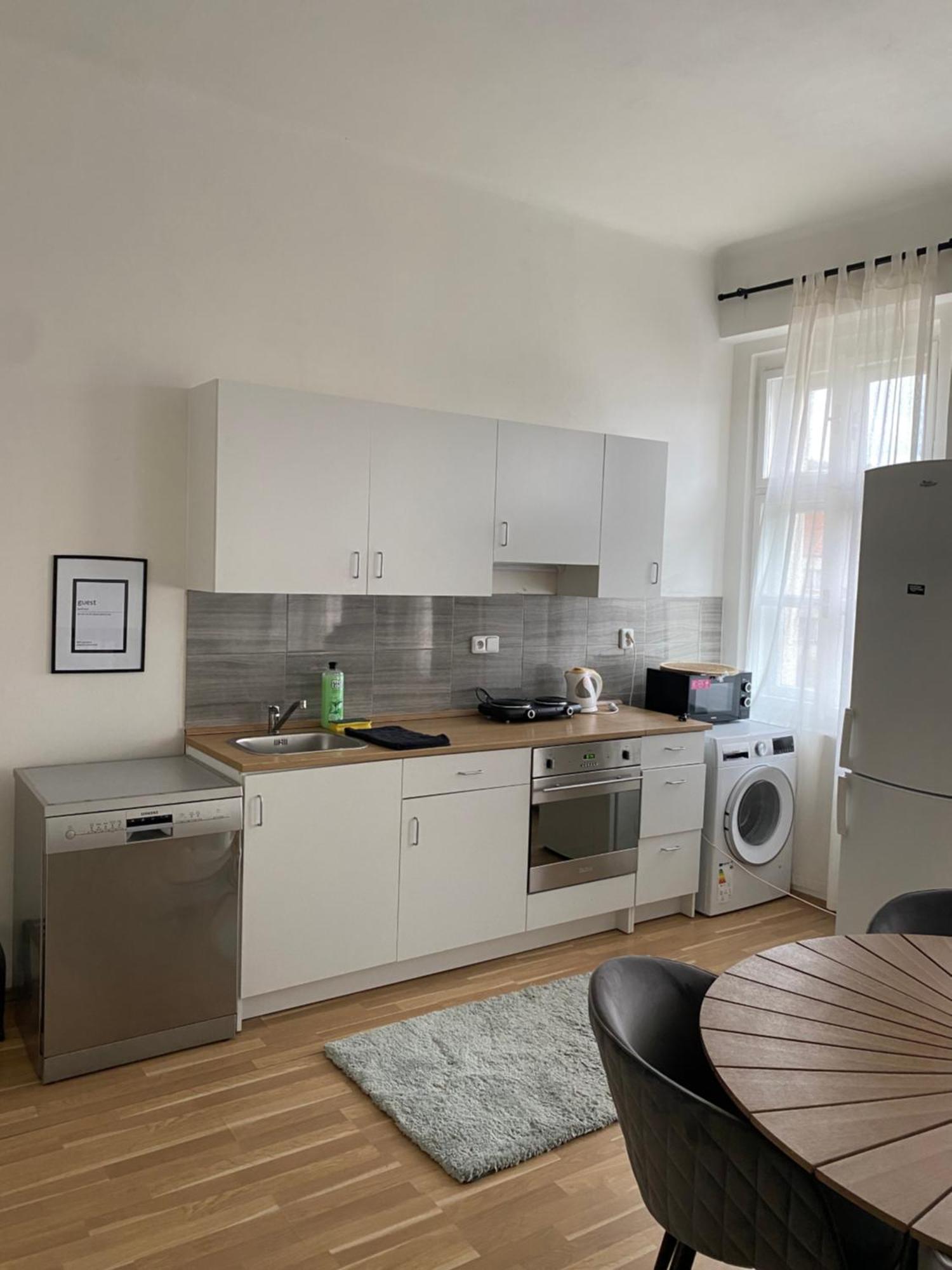 Roomy Apartment Close To Palmovka Prag Exterior foto